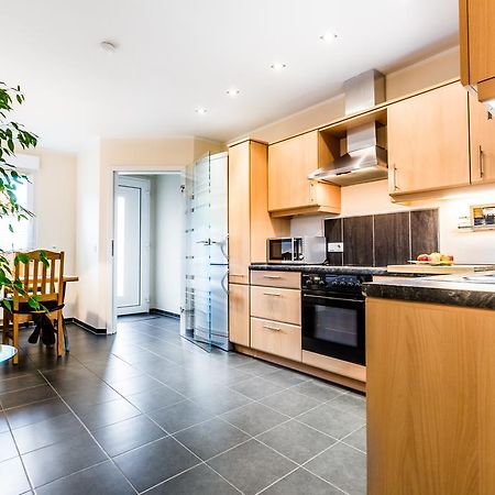 Design Apartment In Koeln Mit Terrasse Extérieur photo
