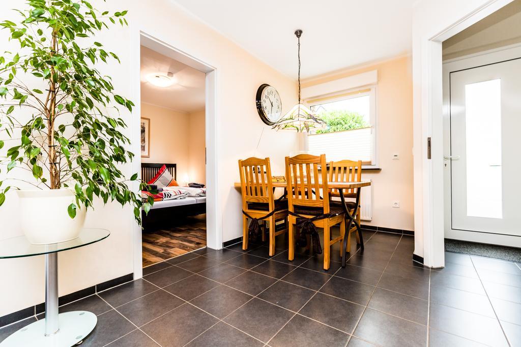 Design Apartment In Koeln Mit Terrasse Chambre photo